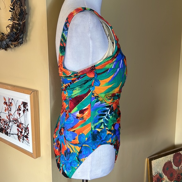 MIRACLESUIT Size LARGE Underwire Slimming Vibrant Florals Gathers $138 - Picture 4 of 16